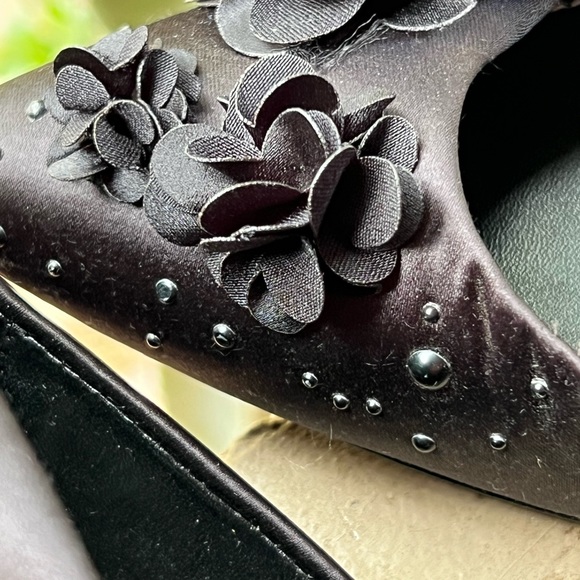 New Charles David Black Floral Stiletto 10 - Picture 9 of 9
